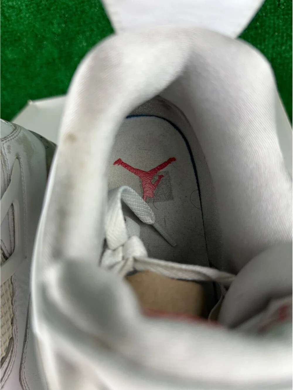 Size 9 - Jordan 4 Retro Mid White Oreo
